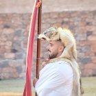 Los figurantes en escena reviven pasajes de la historia del pueblo numantino frente a miles de personas.