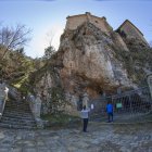 Turistas en San Saturio, en una imagen de archivo.