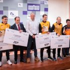 Benito Serrano recibe a los 22 ganadores de una primera edición que reparte un total de 12.600 euros.