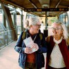 El Club de los 60 permite a miles de personas mayores viajar por España y el extranjero con todo organizado y en buena compañía.