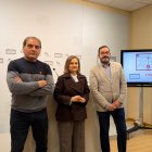 Carlos González, alcalde de Muriel, Elia Jiménez, diputada de Turismo y Óscar Jiménez, secretario de las Cofradías.
