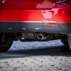 Parte trasera de un vehículo circulando por Soria.