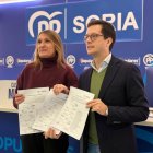 Rocío Lucas y Tomás Cabezón con las PNLs.