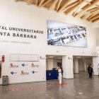 Vestíbulo del interior del Hospital Universitario Santa Bárbara.