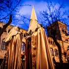 Procesión del Encuentro con cofrades de la Oración en el Huerto.