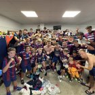 La plantilla del Poblense celebra un triunfo de esta temporada.