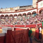 Vista de la plaza de toros durante un festejo.