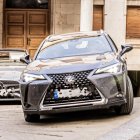 Dos coches de la Guardia Civil salen del Ayuntamiento de Soria en torno a las 20.30 horas del martes día 23 tras finalizar las once horas de registro.
