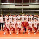 Víctor Chamarro, con el número 1, y David Maján con el 10 en la foto de familia de la selección Sub18.