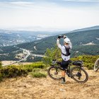 Las distintas etapas se pueden realizar a pie, en bicicleta o a caballo descubriendo joyas de Tierras Altas que no aparecen en las guías de viajes.