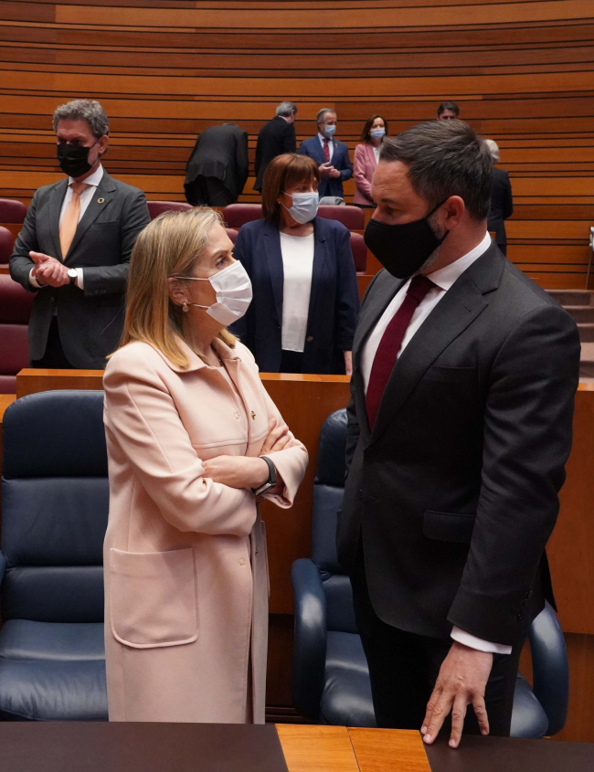 Ana Pastor junto a Santiago Abascal.