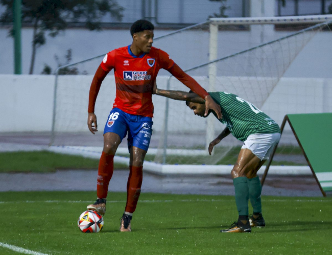 Los rojillos a dos puntos del ascenso directo