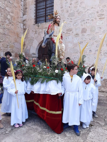 La procesión de la borriquilla en San Esteban. ANA HENANDO (3)