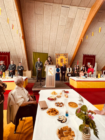 Celebración de la Guardia Civil en el día de la Virgen del Pilar en San Esteban.