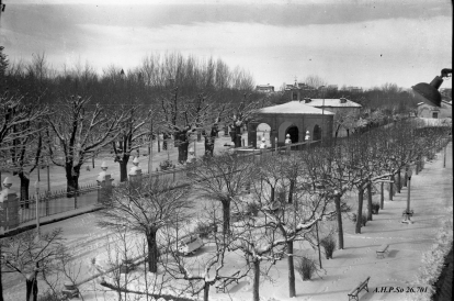 Alameda de Cervantes y Paseo del Espolón en 1951