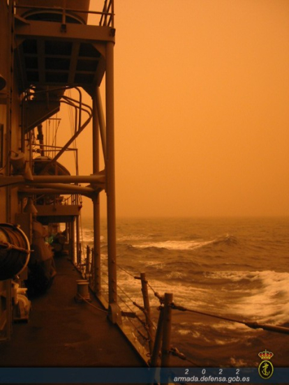 Tormenta de arena en el océano Índico desde la Numancia.