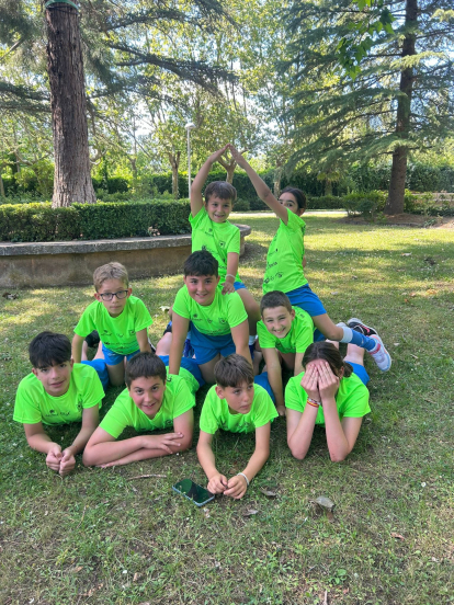 Un grupo de participantes en el parque de La Arboleda.