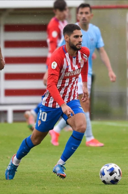 Mateo Arellano con la camiseta del UD Llanera.