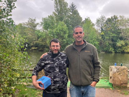 Los pescadores sacaron las cañas a las orillas del río Duero