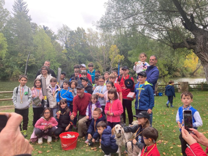 Los más jóvenes aprenden y disfrutan de la pesca