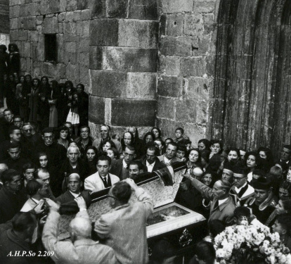 Entierro del General Yagüe en San Leonardo de Yagüe en 1952