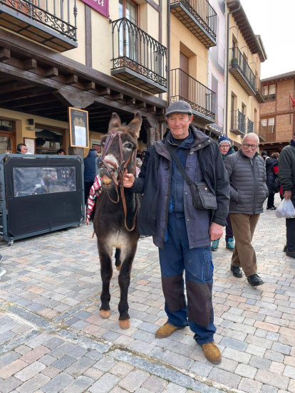 La mítica feria de artesanía de Berlanga recupera su tradición de feria ganadera