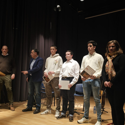Entrega de los premios de poesía, prosa, fotografía y excelencia académica en El Burgo de Osma.