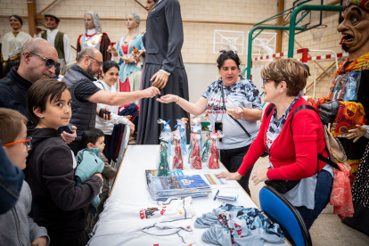 Gigantes y cabezudos convierten la Gigantalia 2024 en una fiesta.