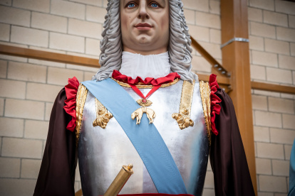 Gigantes y cabezudos convierten la Gigantalia 2024 en una fiesta.