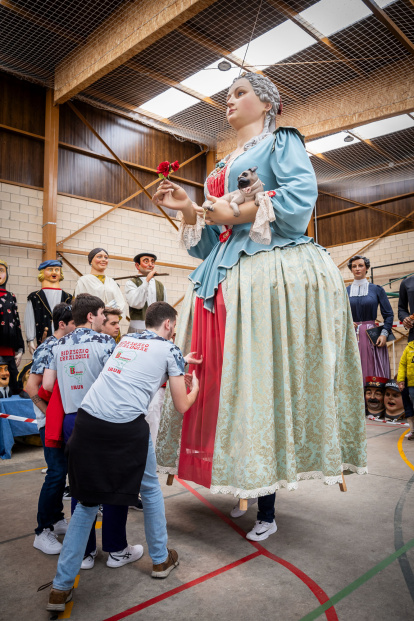 Gigantes y cabezudos convierten la Gigantalia 2024 en una fiesta.