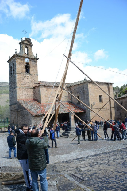 La lluvia amenazó con complicar la fiesta