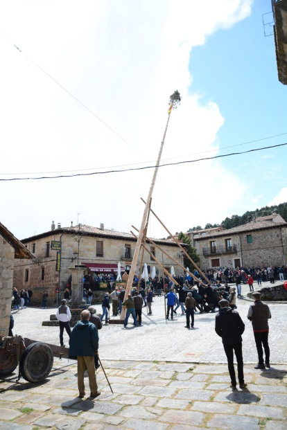 La lluvia amenazó con complicar la fiesta