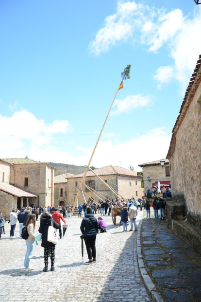 La lluvia amenazó con complicar la fiesta