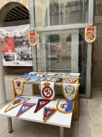 Trofeos, camisetas, botas, recortes de prensa y otros elementos de la historia del club