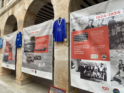 Trofeos, camisetas, botas, recortes de prensa y otros elementos de la historia del club