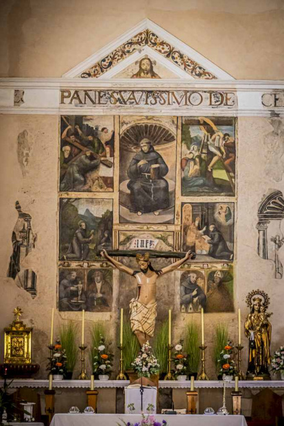 La parroquia se ubica en San Esteban de Gormaz, cuna del románico soriano