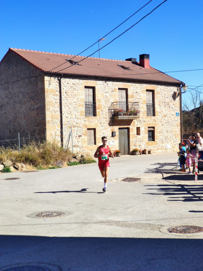 Un centenar de participantes se dieron cita en la Carrera de Golmayo.
