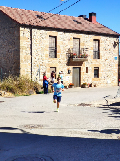Un centenar de participantes se dieron cita en la Carrera de Golmayo.