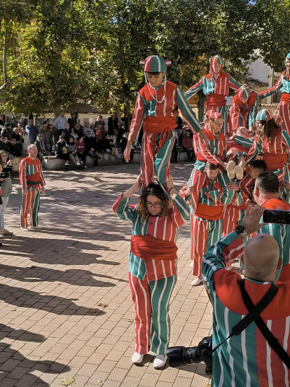 Las espectaculares torres humanas de Algemesí protagonizaron la jornada de clausura de Aires de Dulzaina 2025 en San Esteban de Gormaz.