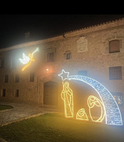 Medinaceli destaca por su abundante decoración navideña.
