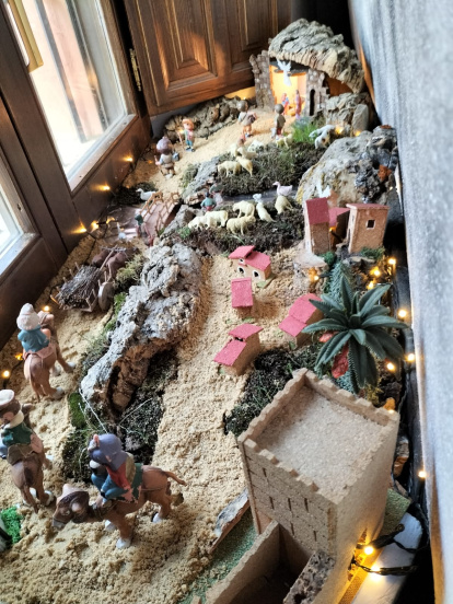 Medinaceli destaca por su abundante decoración navideña.