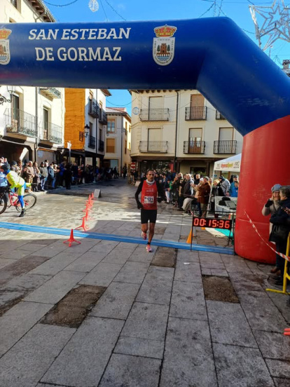 San Esteban de Gormaz acogió esta mañana una animada jornada de running y convivencia.