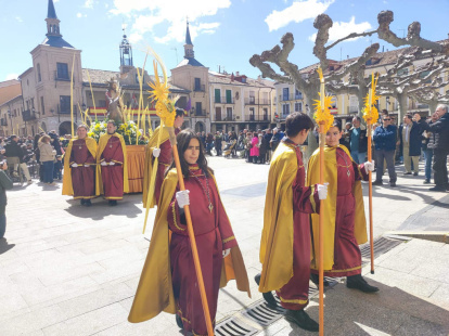 La Semana Santa burguense arrancó con 'La Borriquilla'