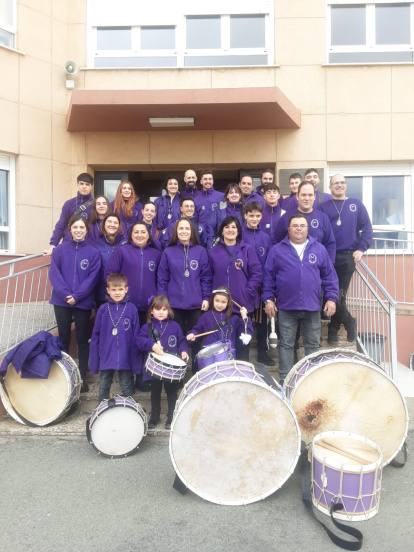 Tradición y convivencia intergeneracional en la Semana Santa agredeña.