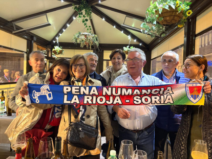 El club y la afición rinden homenaje a una agrupación histórica.