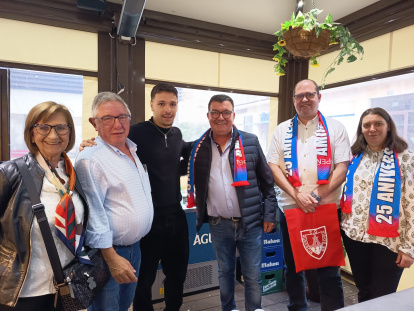 El club y la afición rinden homenaje a una agrupación histórica.