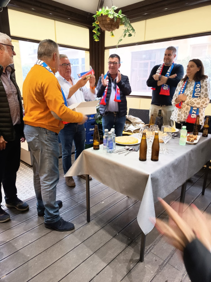 El club y la afición rinden homenaje a una agrupación histórica.