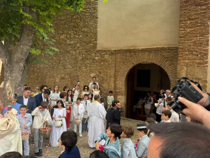 Las hermosas alfombras florales adornaron el paseo procesional
