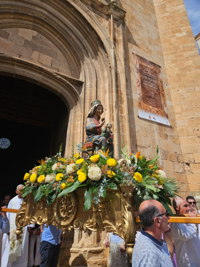 La Virgen del Mercado a su salida de la colegiata de Berlanga de Duero.