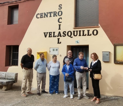Un momento del acto de entrega de la donación.